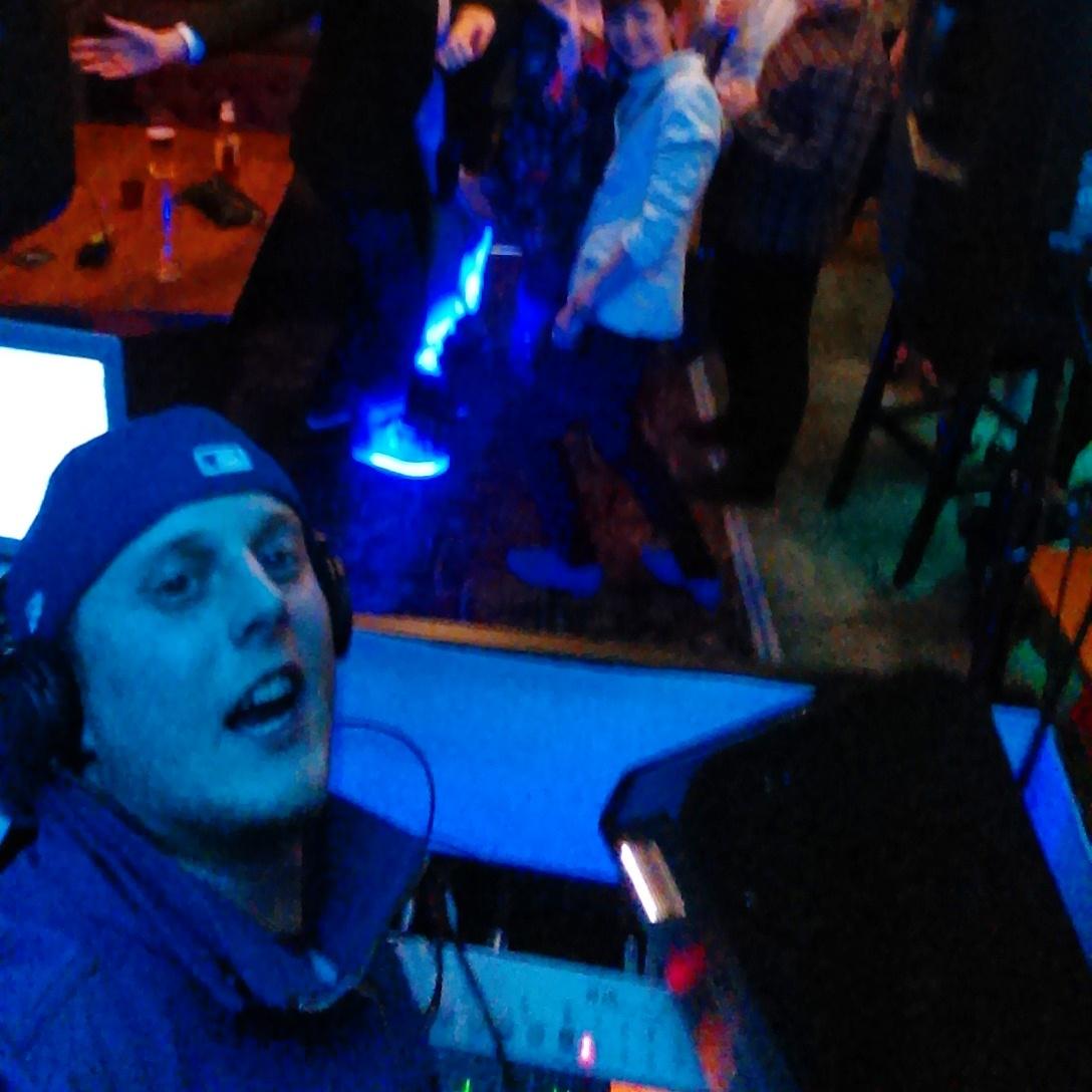 DJ_CJH1's tweet photo. http://t.co/N0FsstkNfd New# Great# Nightlife# mix# Hiphop #love #Eventuk #Job #Bolton#Bury #BarDj #Hire http://t.co/Sd3ZFVz0KL