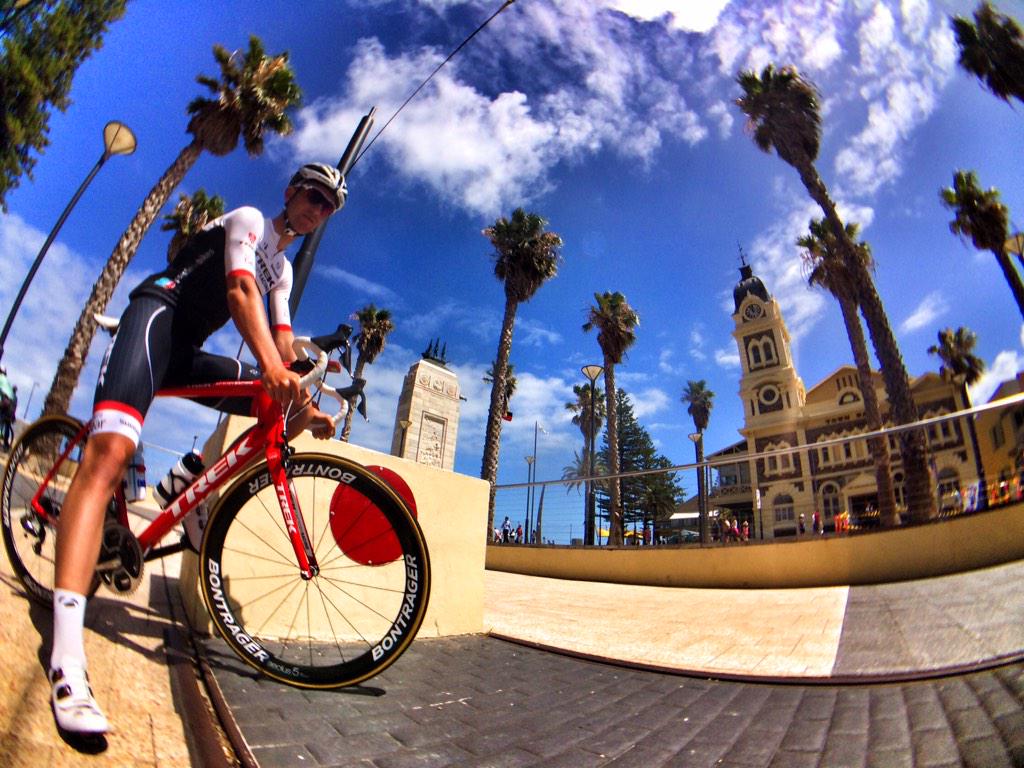 calvin_watson's tweet image. It's great to be in Adelaide! Can't wait for the racing to get underway. Thanks @blick for the snap 📷