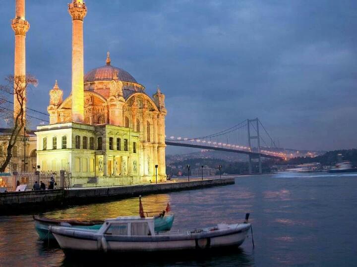 AhmadSanusi's tweet photo. Masjid Ortakoy - Istanbul, TURKEY
#Islam #Muslim #Islamic #Masjid #IslamInTurkey #SubhanAllah #Alhamdulillah http://t.co/p2GLl1u6rz