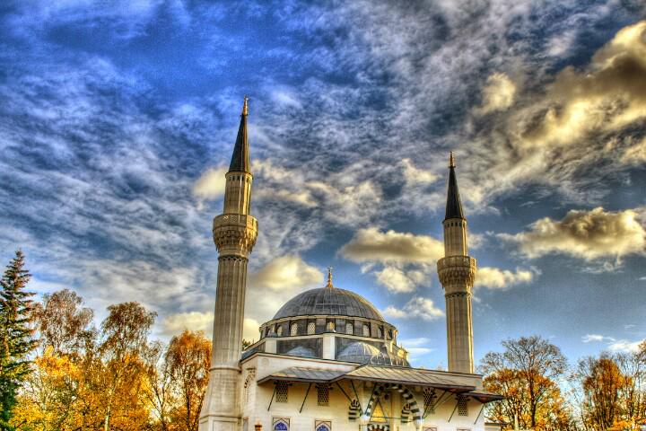 Islamic_world's tweet photo. Masjid Sehitik - Berlin, GERMANY

#Islam #Muslim #Islamic #Masjid #IslamInGermany #SubhanAllah #Alhamdulillah http://t.co/L8eA0NtwPd