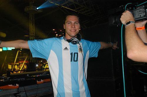 Happy Birthday You\re one of my favorite DJ\s and your talent is amazing! Argentina awaits you in 
