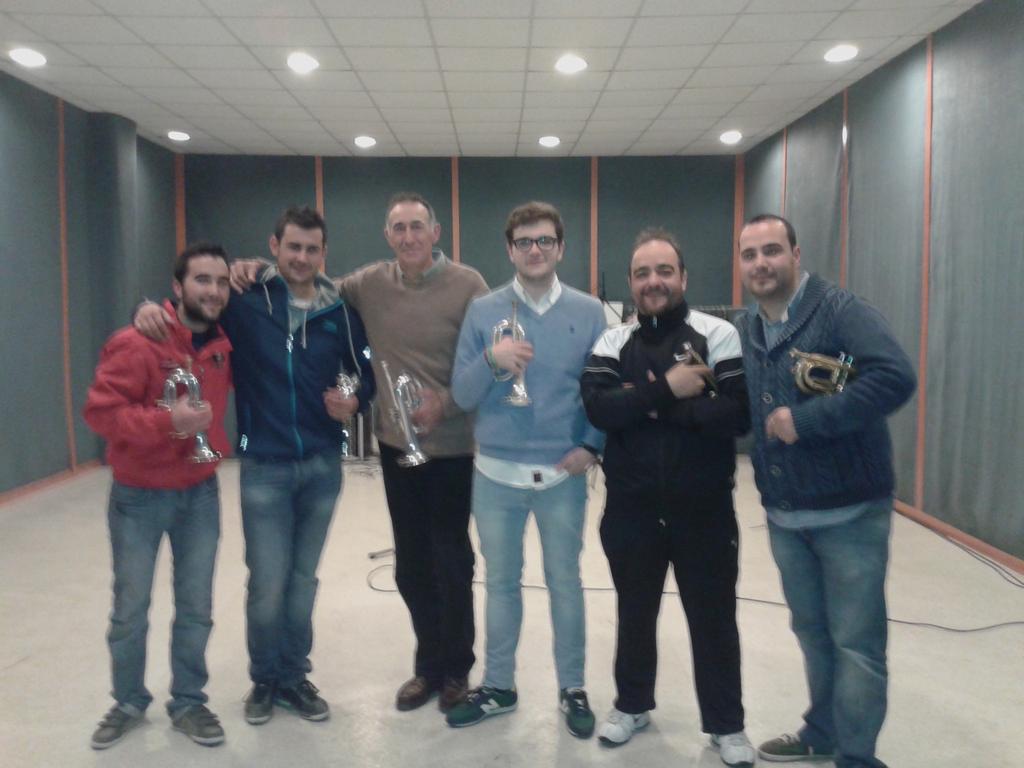 Paco_Lomas's tweet photo. Origen Vol 2 @Cornetas_JD @AMorenoRguez @dulcenombream   @OrionSymphony lo mejor de todo  humildad y amistad gracias http://t.co/a1snAsZdKK