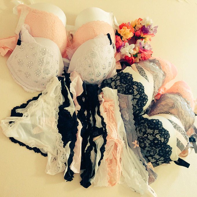 Hawaiiで買ったビクシーの下着ʕ&bull;̫͡&bull;ʔ♬✧ 日本でいつも買ってるの高いからビクシー 安くてすき(&cap;˃o˂&cap;)♡らぶらぶ。 たくさん買ってきた(笑)꒰✩&rsquo;&omega;`ૢ✩꒱ http://t.co/Qh