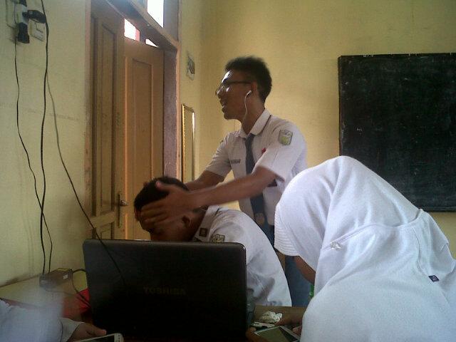 XClassIp3's tweet image. Dipijit~ digoyang~ versi 2~