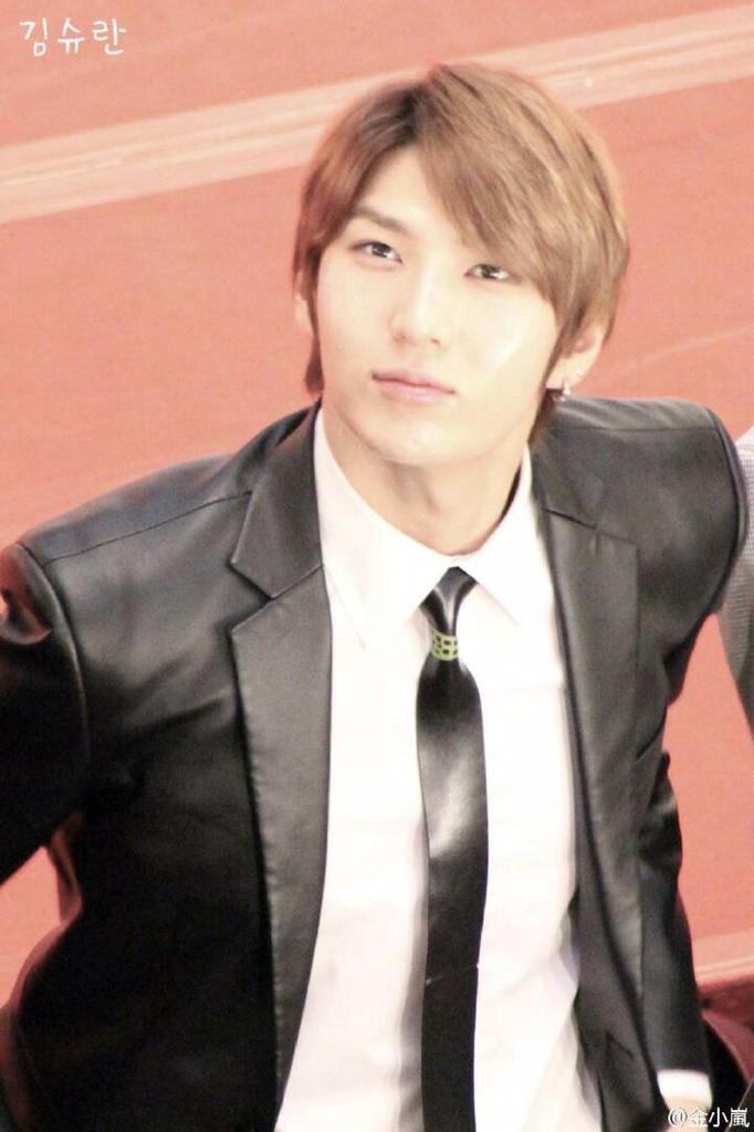 B7hp1qQCMAAQbPD.jpg:large