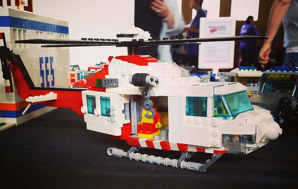 SydneyHEMS's tweet image. Now THAT’S dedication “@carriemacari: Pre job preparation:  lego retrieval. http://t.co/BInw1TuxfU” #SydHEMSTraining #WatchThisOne