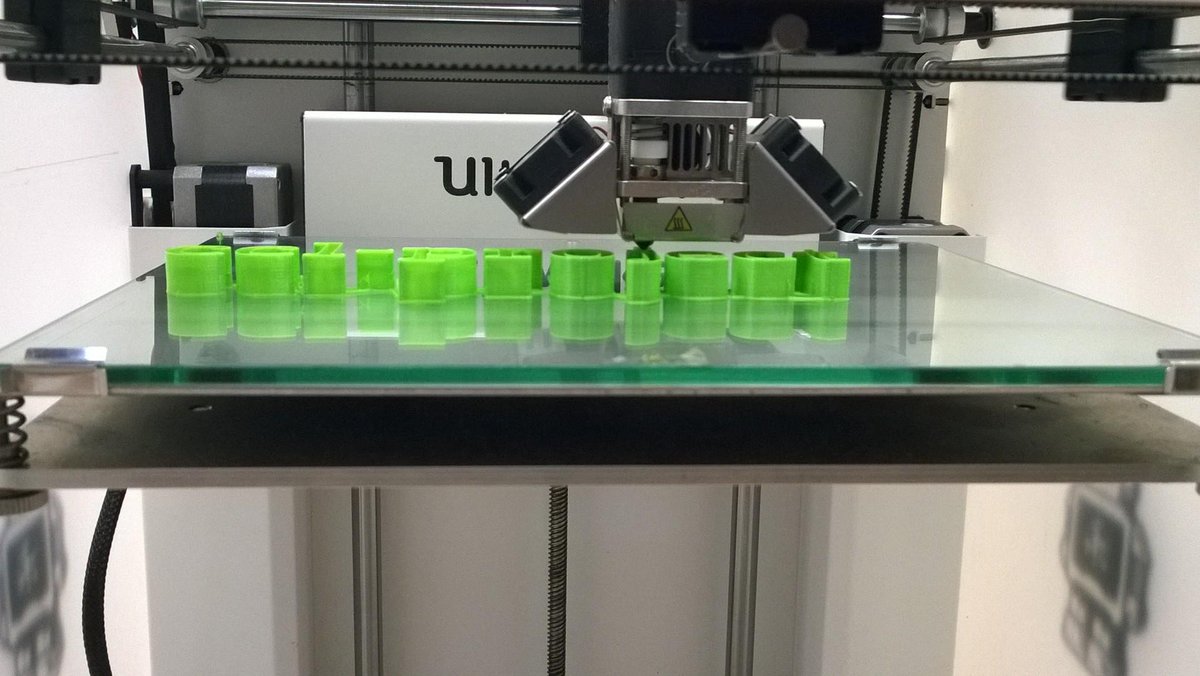 ConingsRobert's tweet image. Printing on the 3D-printer #CCLproject #etwinning