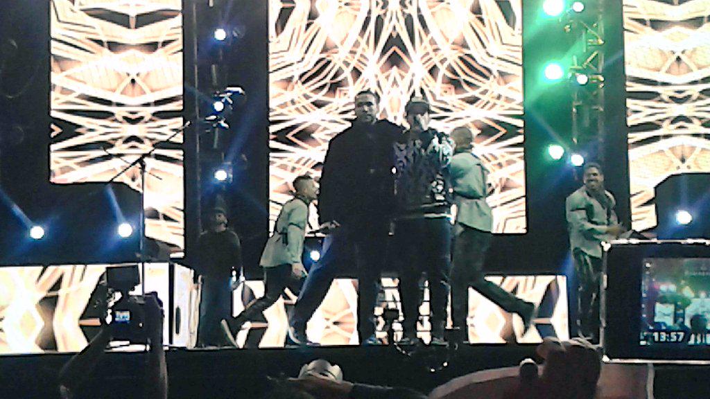 GatisRous's tweet photo. El mejor concierto de mi vida... y en el mejor mes del año... junto a los grandes #DaddyYankeeEnEcuador y #DONOMAR... http://t.co/d2VOzwz2nA