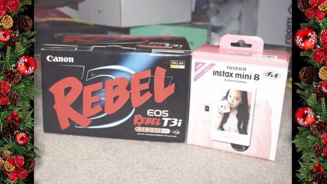 MackenzieLee94's tweet photo. My holiday song is Christmas Day by EXO #hellobeautygiveaway http://t.co/0iCkH6euMq
