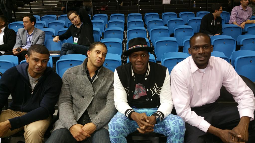 felipelopez13dr's tweet photo. Bless to reconnect w/Tru #HoopLegends @champ10nship #EarlWatson #TobyBailey @jfray20 LA-NYC @nbadleague Showcase http://t.co/RjLuEMQRRt