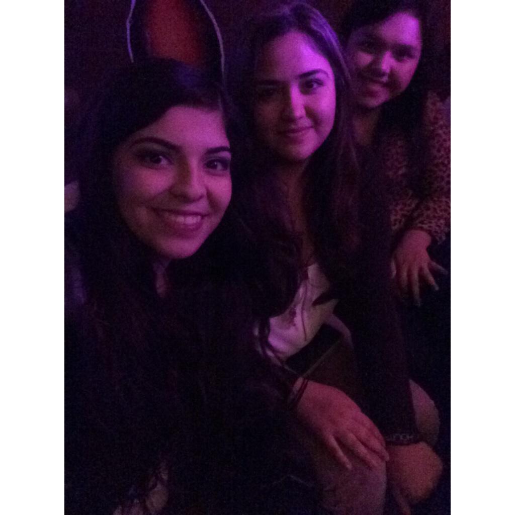 cinthiarji's tweet photo. Hbday Anna 🎉 @_annasofiaa @PatyGarzaC @monicamendozah @paola_garciad @mariferglzb http://t.co/ZlZzg23KWF