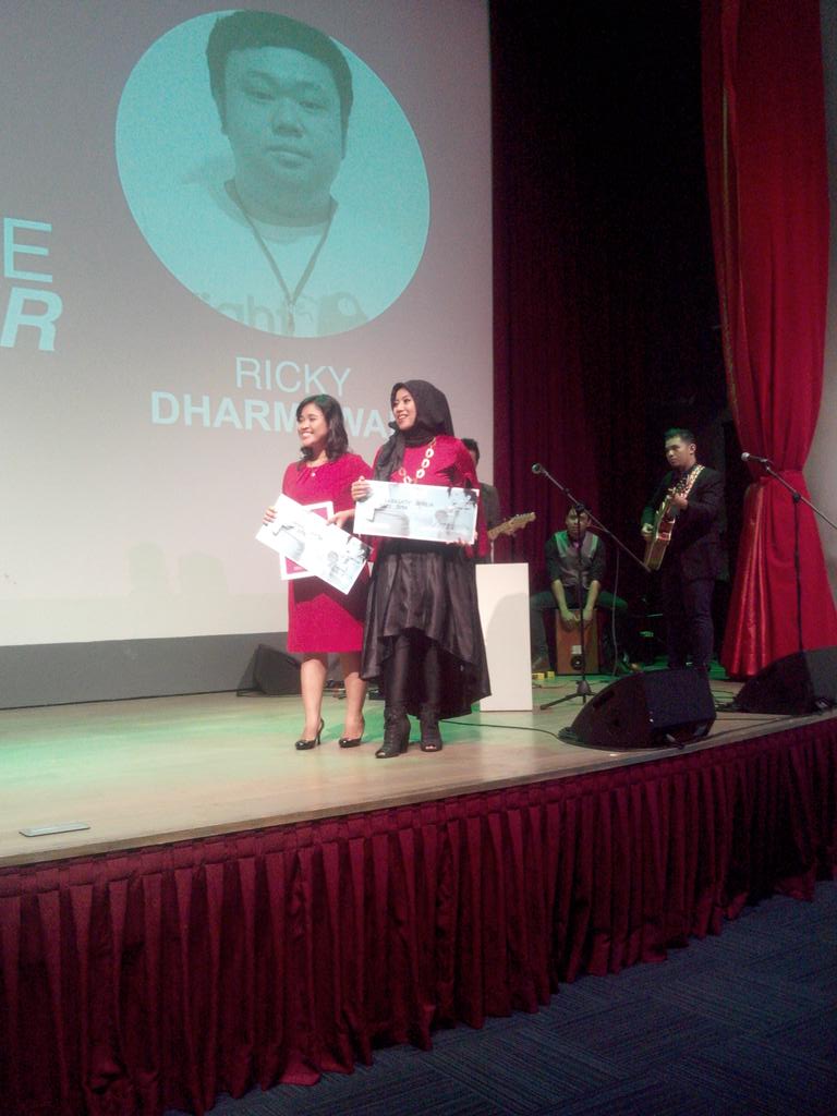 lighthouse_indo's tweet image. Dan inilah pengumuman Pemenang #LWC2014 : juara III @jazzy_harmony dan juara II : @teaseptia