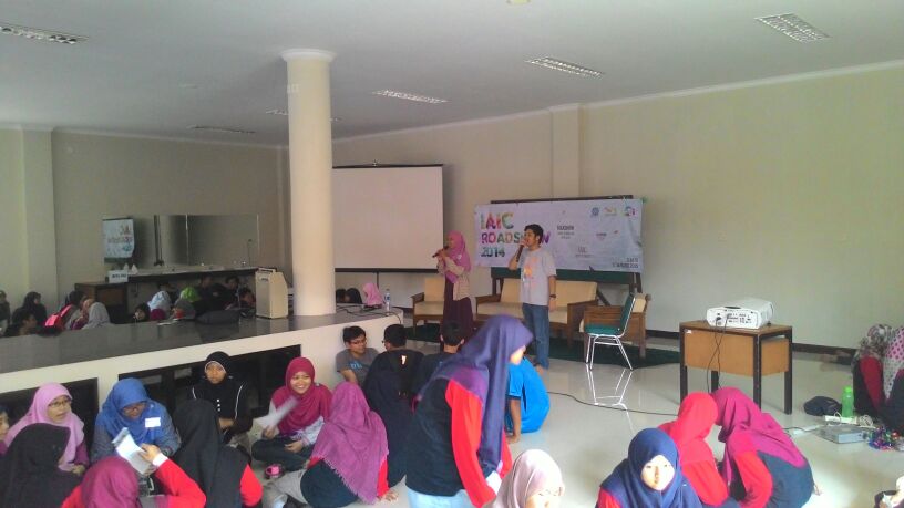 RoadshowIAIC's tweet photo. Penutupan sesi tutorial siang ini http://t.co/9QrafC05f2
