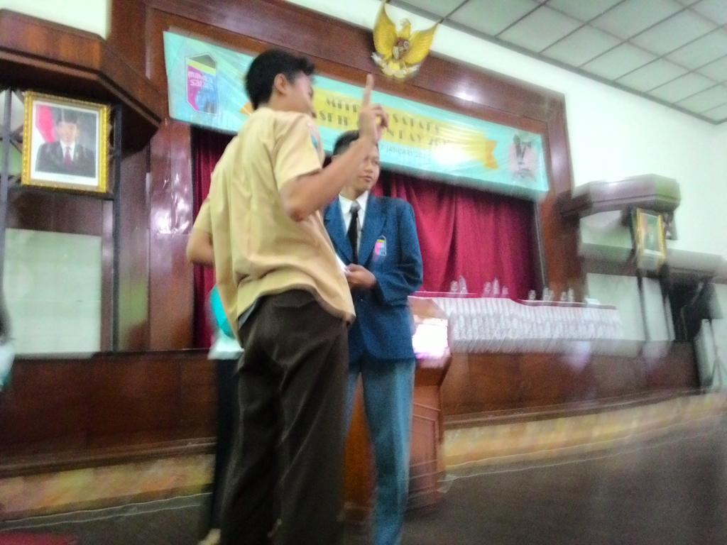 mpkmisa's tweet photo. Selamat kepada @ValkreonMisa sebagai pemenang juara harapan 1 video aspiratif :D http://t.co/9JVxKqUGLC