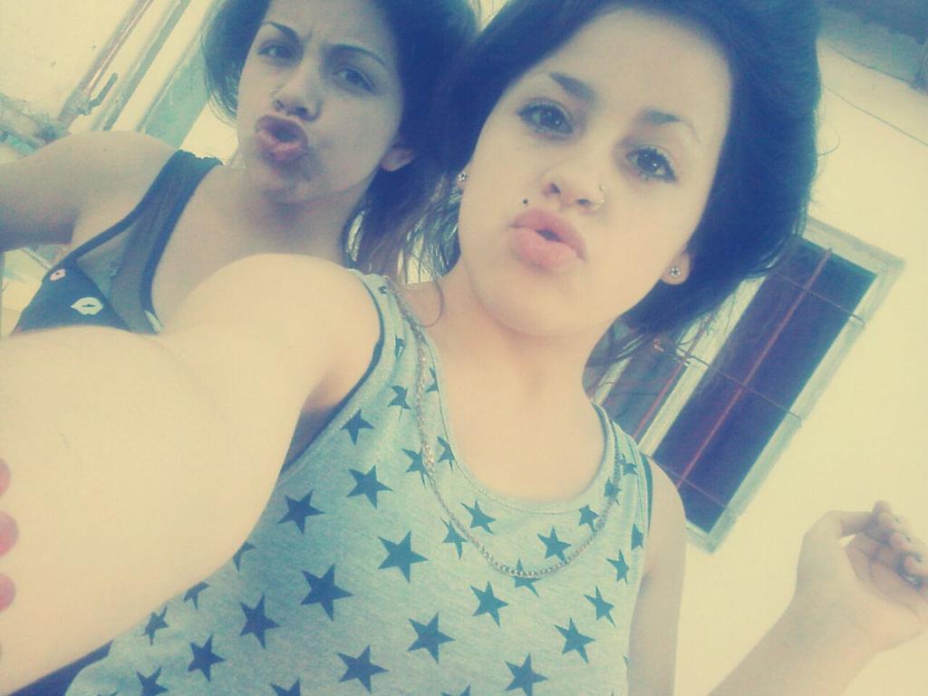 BiedmaLucia's tweet photo. Con la mas potra de mi hermana ♥ ^-^ :* http://t.co/eeUyE5I2Ee