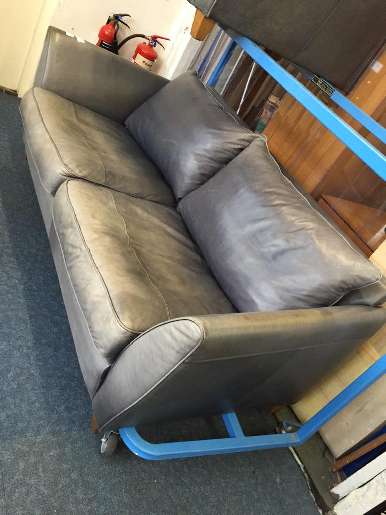 Epping_ReUse's tweet photo. Check out these two gorgeous sofas! Lime green material and gunmetal leather. Open to everyone! #epping http://t.co/xy6oH7Yw1x