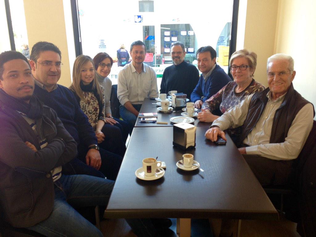 FrancescMiroM's tweet photo. Reunió de treball municipals @PSCAmposta #canviserè amb la gent @toniesfo @JeyFac @julietaidiarte1 http://t.co/UFVTIoEuTw