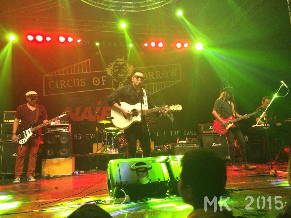 MK_342015's tweet photo. @Naifband is playing Nyali right now! #liveMK2015 http://t.co/fmyBmfDLtx