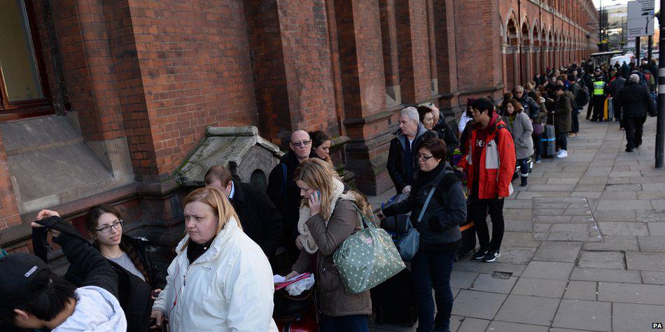 BBCBreaking's tweet image. 26 #Eurostar trains cancelled after #ChannelTunnel shut - latest updates bbc.in/1CjMmsR