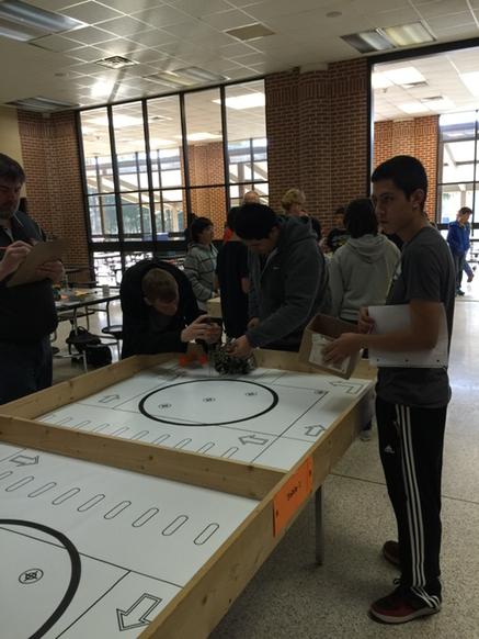 TigersTHS's tweet photo. Preparing for the first round of the robotics competition http://t.co/V4w0MxSFns