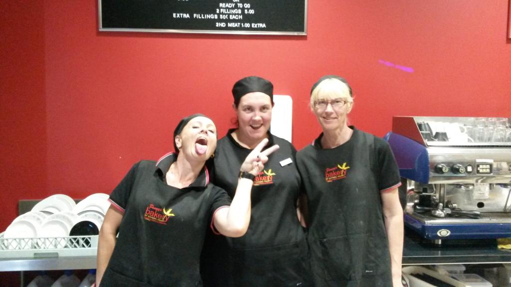 EliseHartmann's tweet image. Miss the girls so much......#crazy #differentstate