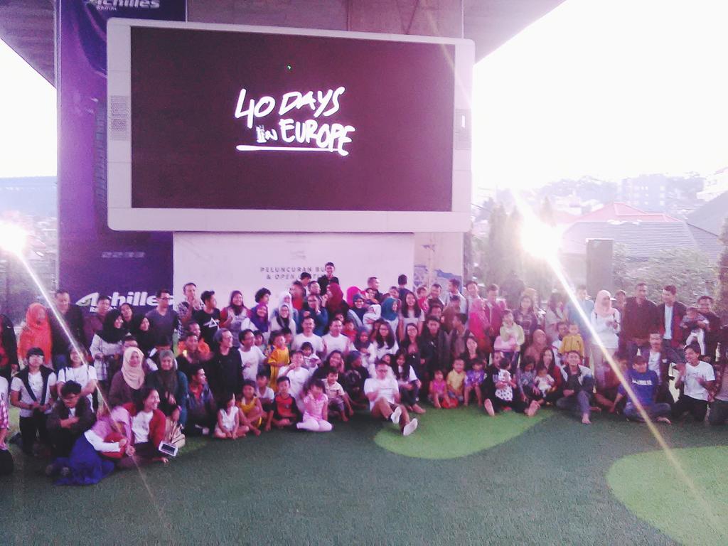 Akhirnya selesai juga acara launching buku dan open casting 40DaysInEurope hari ini. Terimakasih semua!