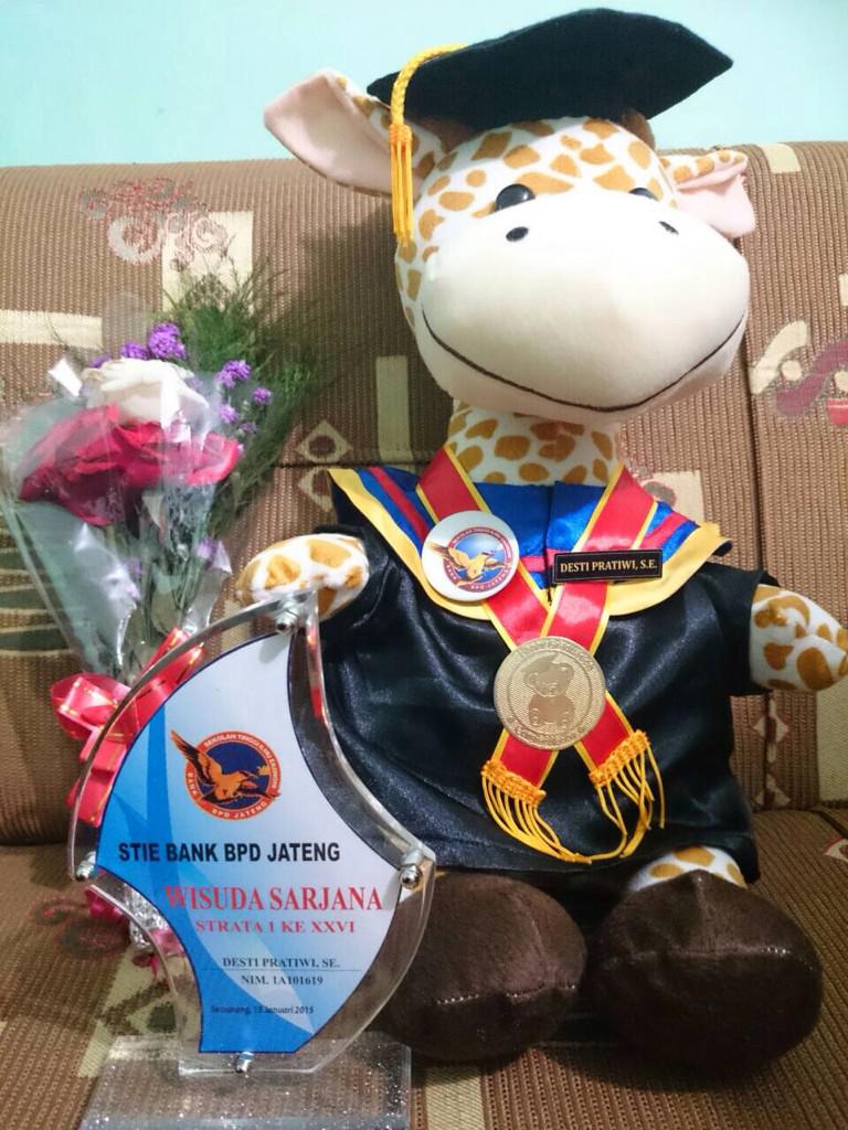 desttiwi's tweet photo. giraffe nya suka banget 😽 makasi sayangku 💏 @faizalrfk mumu http://t.co/1QeXpF07ky