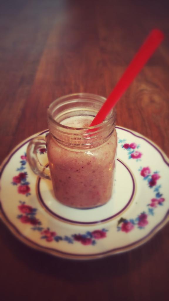 OkayCommuter's tweet image. ICYMI: Simple "Cheater" breakfast smoothie w/ no-spoil ingredients wp.me/p5Ag3C-1d #commuterlife  #vegan