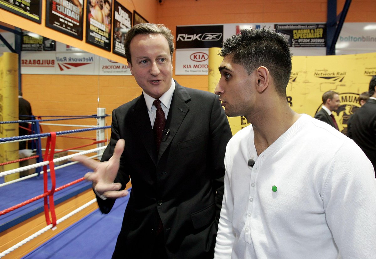 BBCSport's tweet photo. When you're struggling with a visa who better to call than the Prime Minister @David_Cameron http://t.co/LzKkgwbkk7 http://t.co/GyzRm2Lbo4