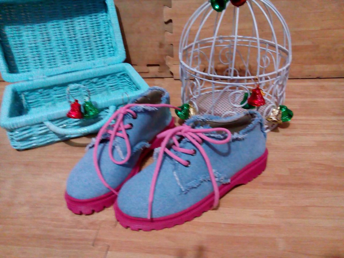 SepaTuit's tweet photo. sepatu docmart ecer 130rb. grosir 110rb/6pcs. Reseller dropshiper welcome.order 28061242 | 089668359006 iG: sepatuit http://t.co/7NMDKgs28e