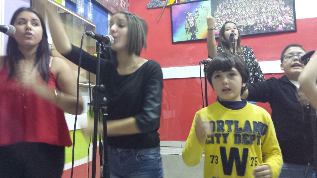 HGonar's tweet photo. Que bien suena @TriquiTraquitos ! Bonito, bonito http://t.co/b6mCNVyWG3