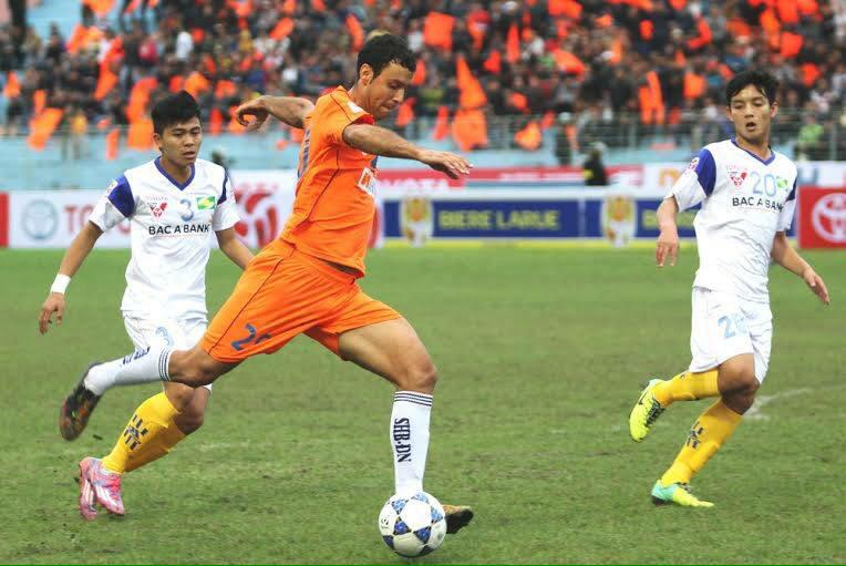 RuizandGomez's tweet photo. R&amp;L Por el Mundo-#Vietnam-Derrota del SHB Da Nang de @melqui9futbol con 1 gol,por 3-2 ante el campeón Binh Duong. http://t.co/rfOGDmN7Y7