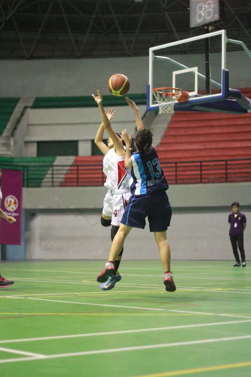 Dr semifinal basket tahun lalu nih,<a href="/BasketDelayota/">Delayota Basketball</a> vs <a href="/FisipBasketUAJY/">FisipUAJY Basketball</a>. Such a drama deh gaes #SabtuNostalgia #FS2015