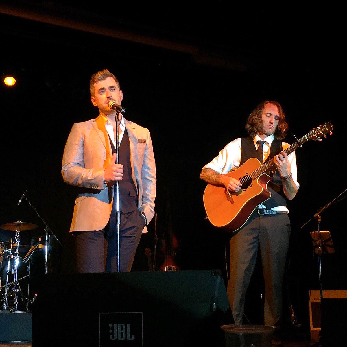 teedeelee's tweet photo. @thedancingfox Great show tonight at Norths Leagues. We throughly enjoyed it! Thanks! #bobbyfox http://t.co/kv1lKsQrIy
