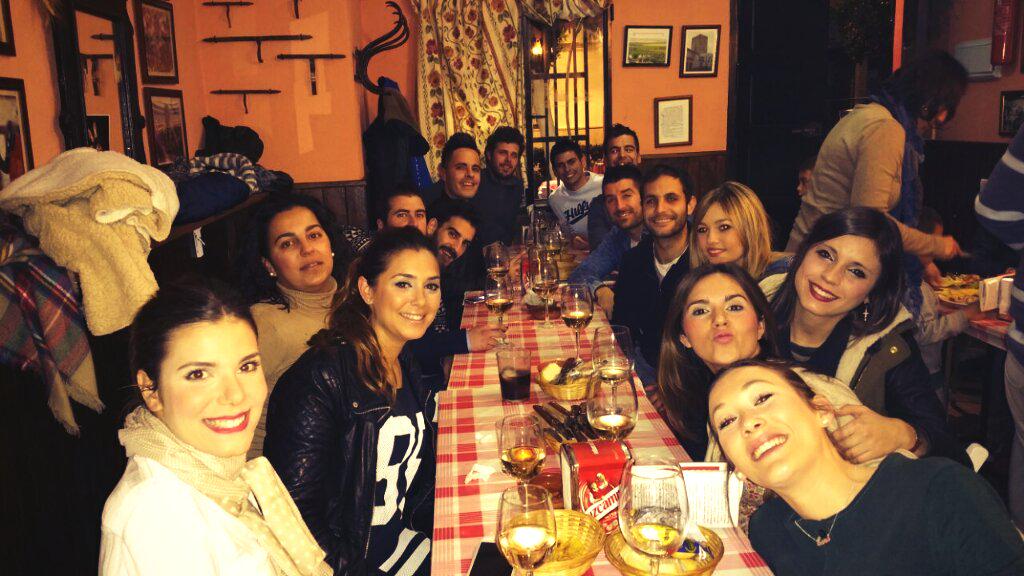 sandritacant's tweet photo. Cumple de mi gordi @alex14cg :) http://t.co/30rsVRkUka