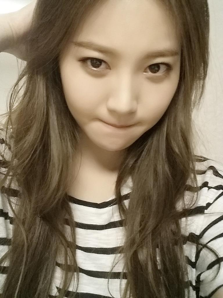 걸스데이유라 tweet media