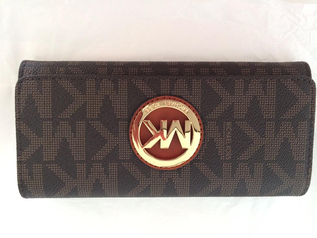LATVDLOPEZ's tweet photo. @HANDSPA_DF para darle un toque chic a tus manos compra una cartera de diseñador. !!! http://t.co/SS3ftmHnS6