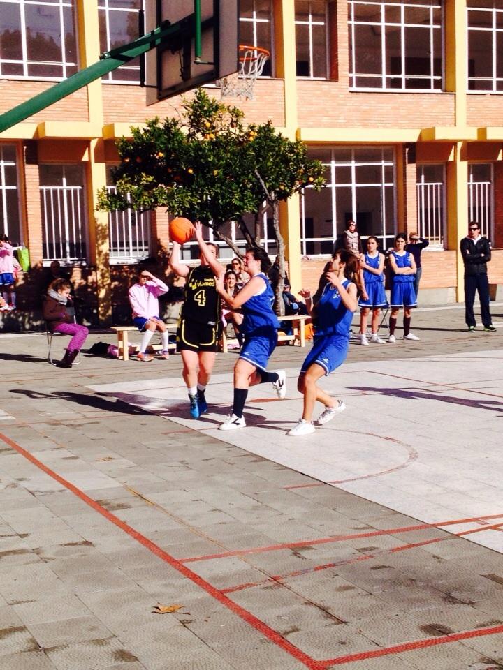 Cadete Femenino: CB Compañía de María 35 - 83  Hospital Viamed-El Reverso CB