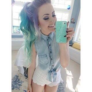 GiraffeZoey's tweet photo. Get arrived at our hotel gonna go get me some noms😋 http://t.co/eZeRvfj3uF