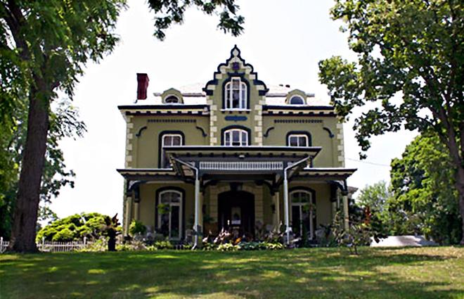 hvsojourner's tweet photo. Added: Pickerel Rush #BedandBreakfast. Designed by Andrew Jackson Downing. #HudsonValley http://t.co/izlYdp1C0z http://t.co/yR7H7qGM71
