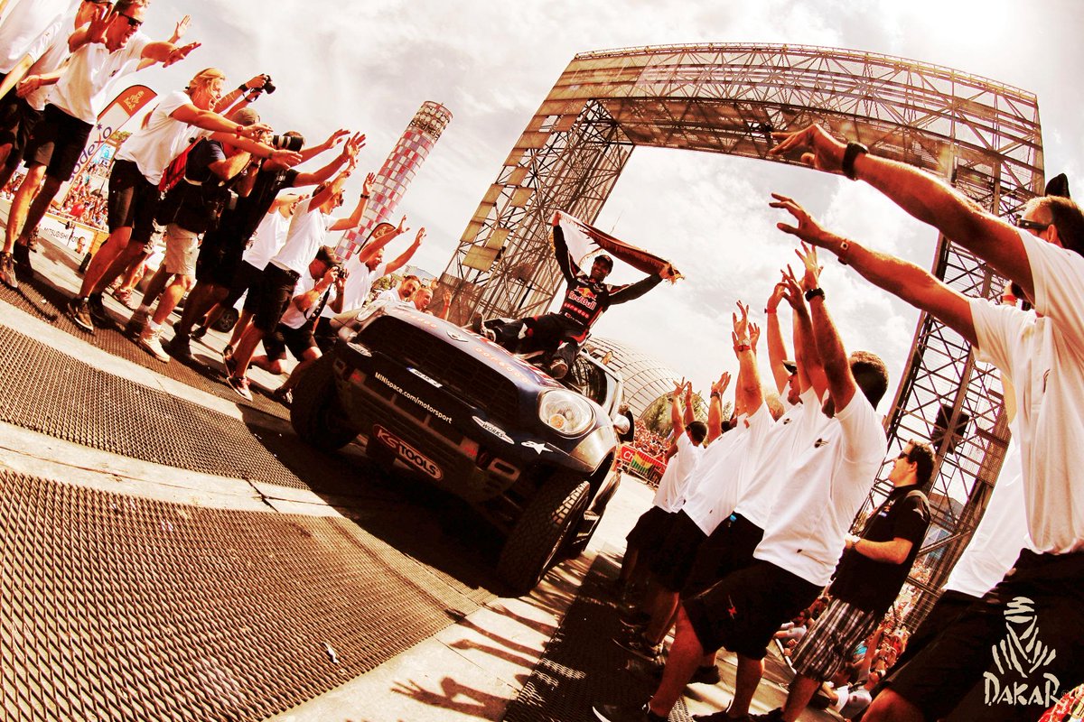 dakar's tweet image. OFFICIAL:
✓79 bikes(49%)
✓18 quads(40%)
✓68 cars(50%)
✓51 trucks(81%)
RT to congratulate the 216 #DakarFinishers.