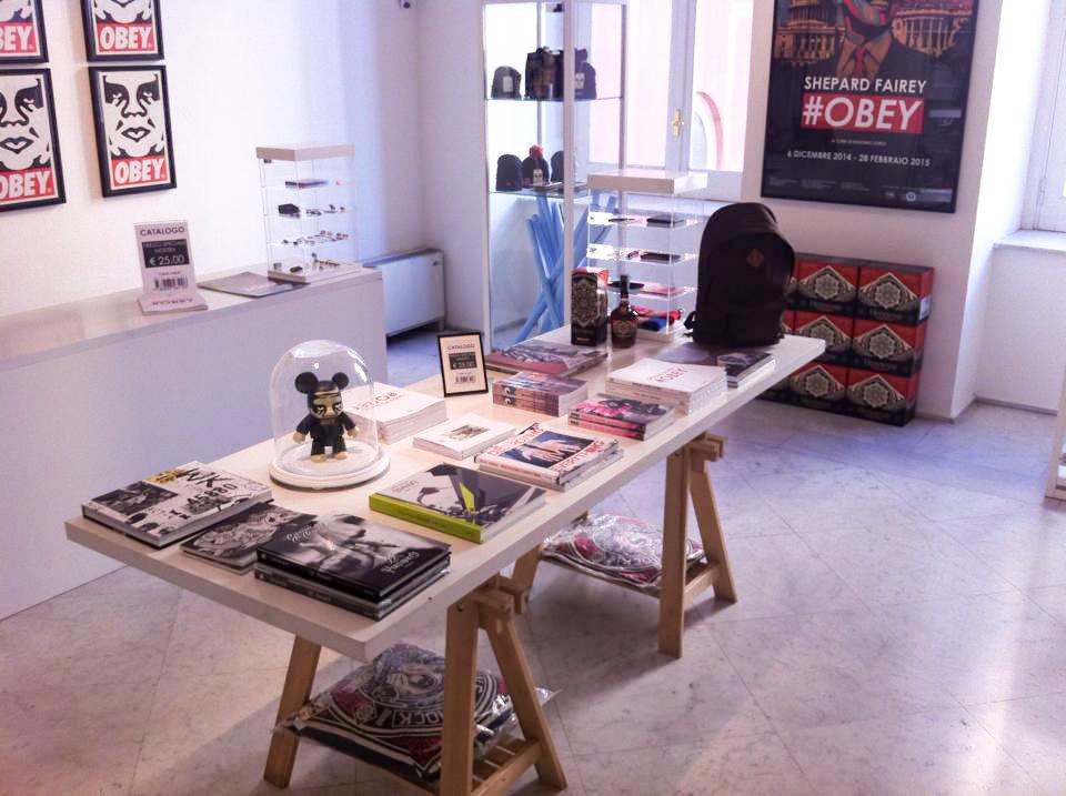 rickyadam's tweet photo. 'Destroying Everything' on the table at the Obey show in Naples Italy #destroyingeverything #obey @OBEYGIANT http://t.co/7E3EAJFE49