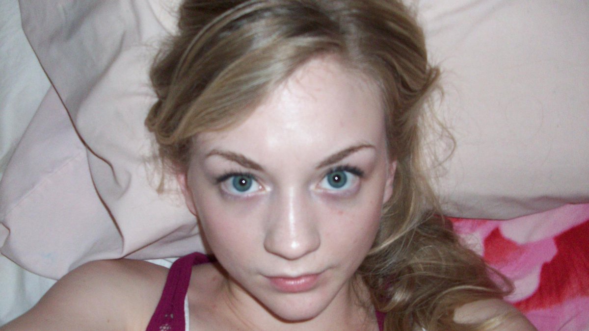 NomanTwd's tweet photo. Good afternoon family #EmilyKinney @emmykinney love you beautiful blonde http://t.co/wfjzyyH2Mg