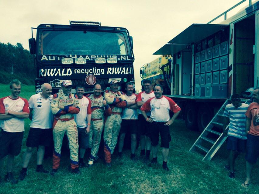 EwaldRiwald's tweet photo. Gert, Rob en Gait hebben de Riwald Dakar Truck over de finish gebracht in Buenos Aires!  Jongens Gefeliciteerd!! Top http://t.co/olEaf5ZCwD