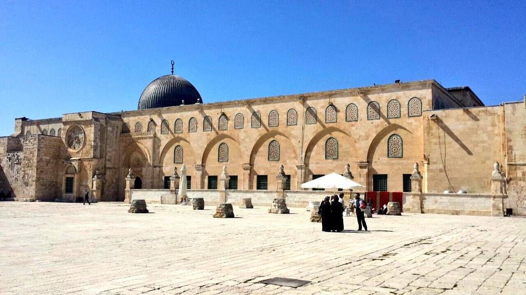 Easter holidays #AQSA and #UMRAH package from £1499pp. Book now to avoid disappointment.
0203 675 0475
07975595942