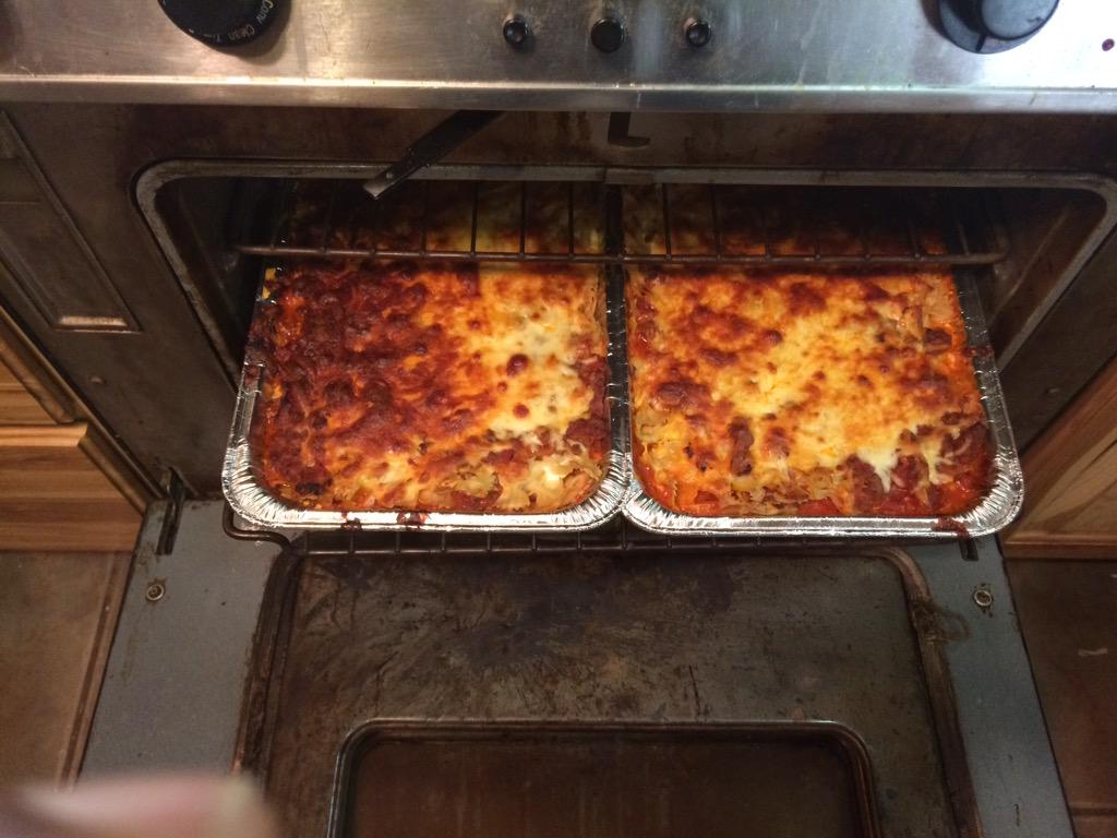 caleb267's tweet photo. I made lasagna! It was delicious. #FoodForWeeks http://t.co/wkbEem2LfJ