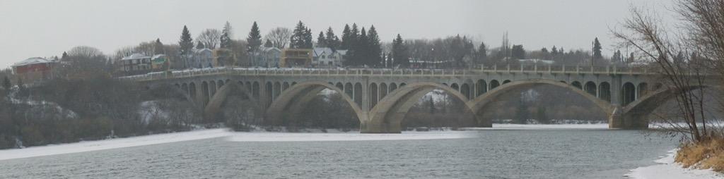 Walksaskatoon's tweet image. Aligning the #camera perfectly is important for a panarama shot. #photographytipsandtutorials #broken #BridgeOfDeath