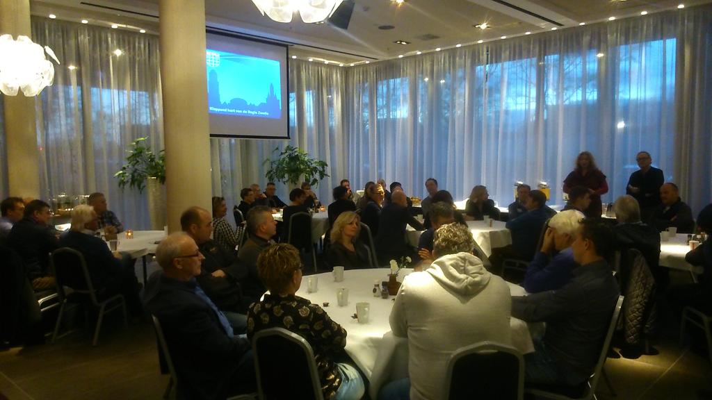 EHStaal's tweet image. Ondernemers @GemDeWolden op bezoek in het IJsseldelta stadion. Netwerken in @RegioZwolle. #zwonac #boomuitgevers