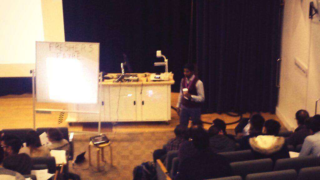 deeban_r's tweet image. What a fun day #teaching. Hilarious start. Great student acting! #acutesimulation @StGeorgesUni #IPE #clinpharm