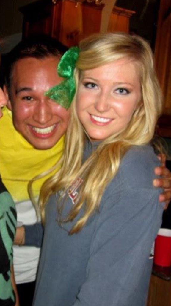 KellenHardy's tweet photo. “@WheelSun_L: Happy Birthday to the mangiest/coolest/outrageous person I know @KellenHardy 🍹🍻🍹🌴🌴🌴 #loveyou http://t.co/C9i9kjJxxQ”😍😍😚